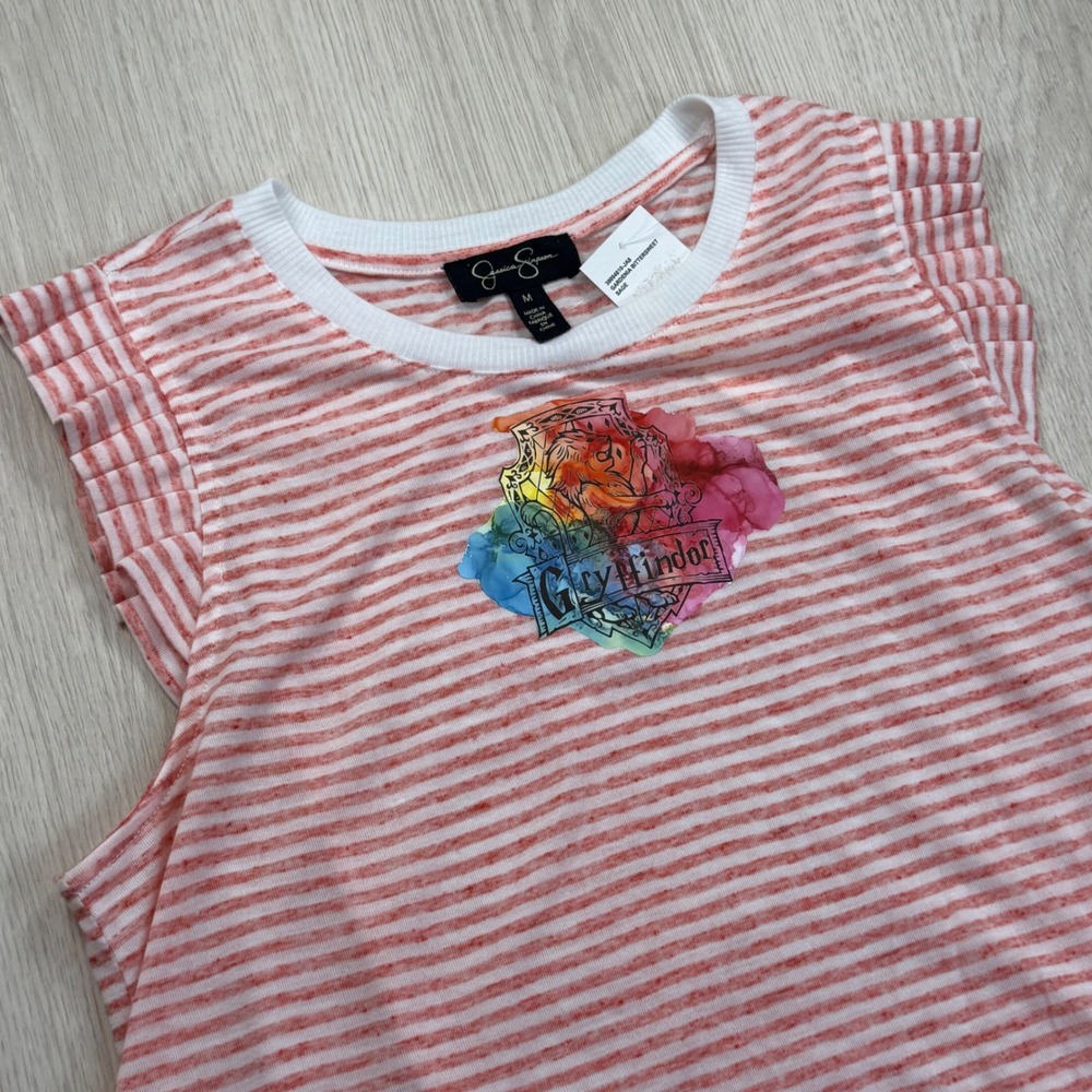 Jessica Simpson Gryffindor Harry Potter Graphic Tee‎ Geek Nerd Kawaii NWT - Picture 2 of 5